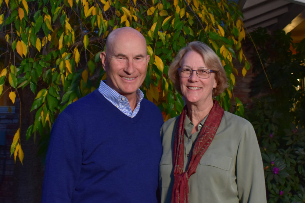 Jeff & Debbie Bryon 一对情侣的图像